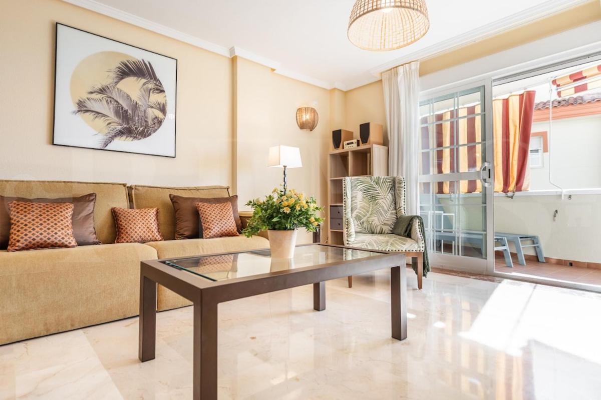 Cozy Getaway With Pool, Close To The By Rems Benalmádena