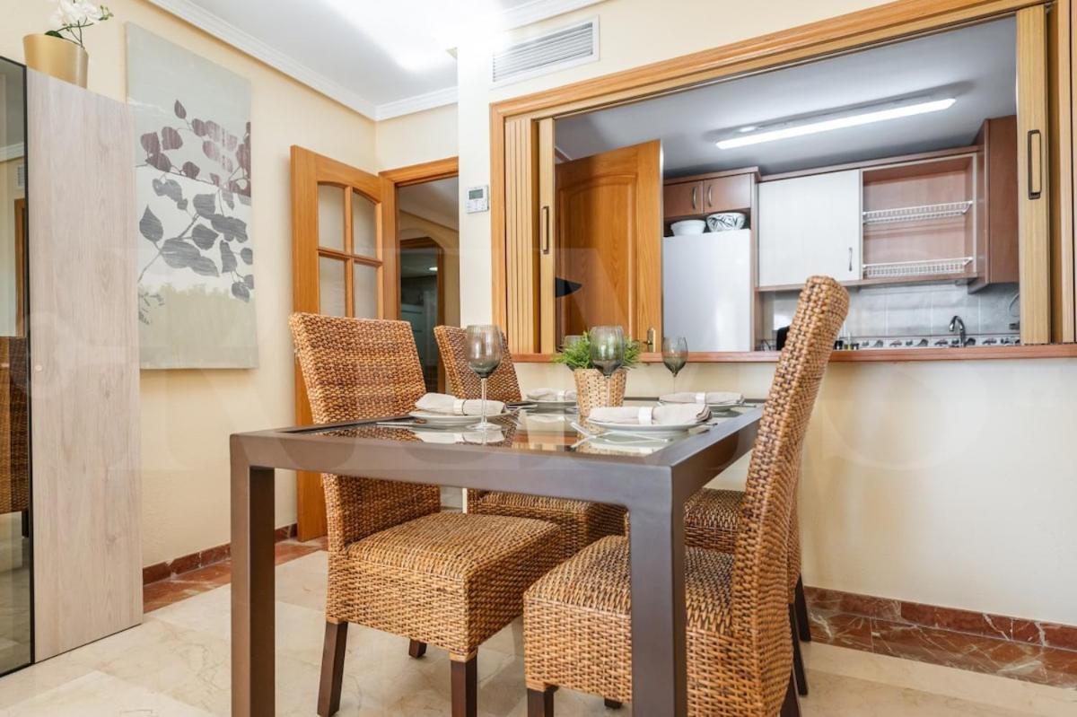 Cozy Getaway With Pool, Close To The By Rems * Benalmádena