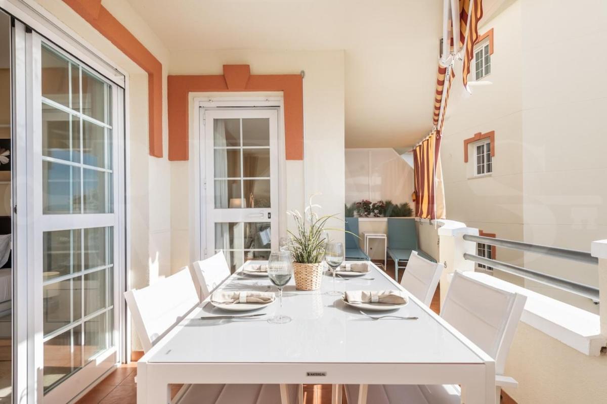 Apartment Cozy Getaway With Pool, Close To The By Rems