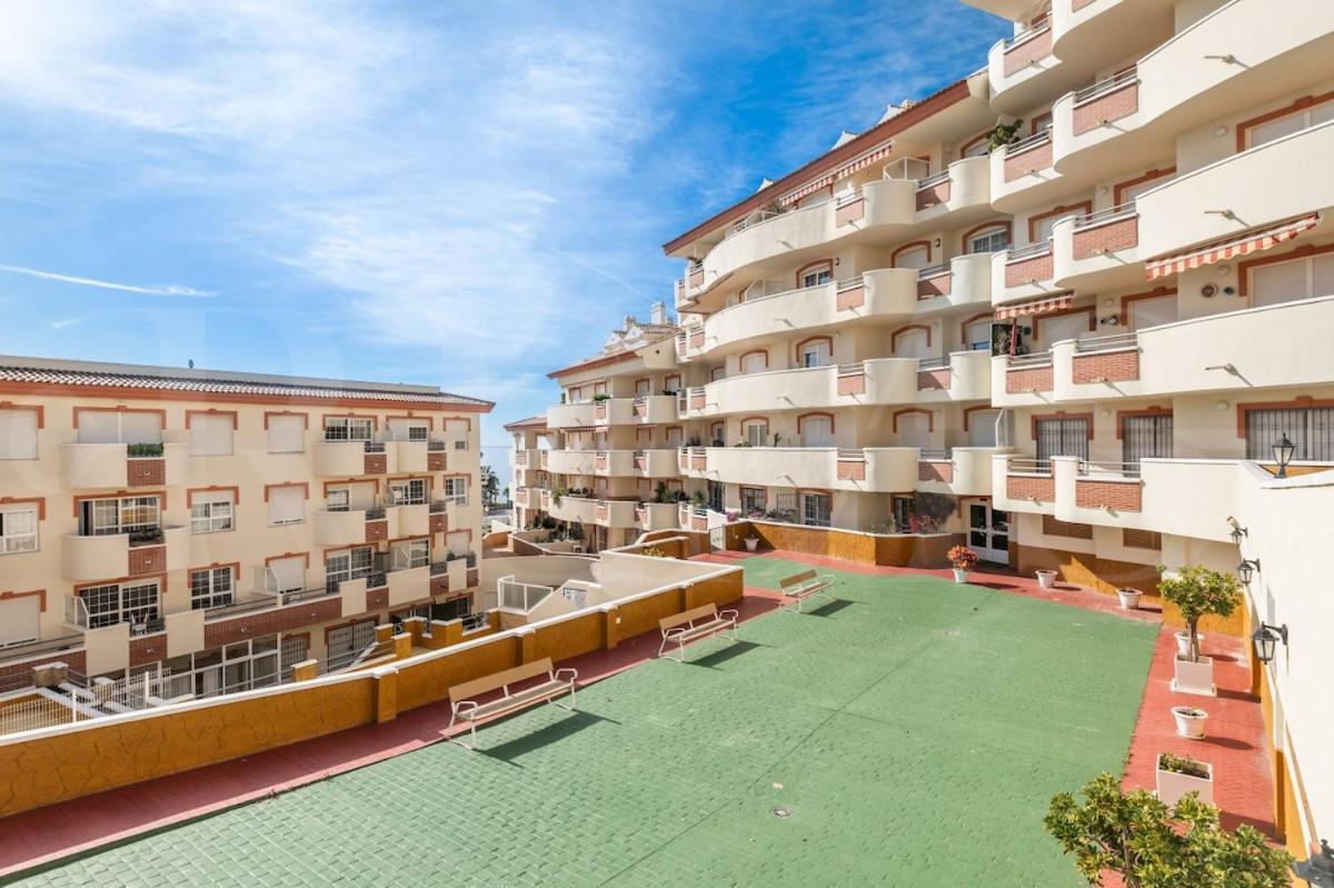 Cozy Getaway With Pool, Close To The By Rems Benalmadena